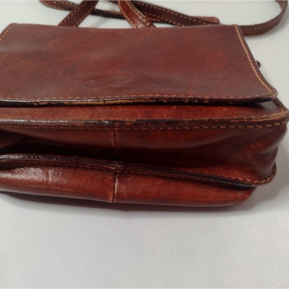 Made in Florence Leather Crossbody Bag - Picture 3 of 8